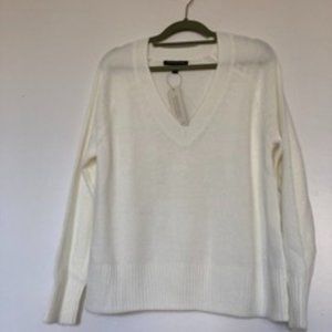 Banana Republic Factory Essential Sweater in Snow Day NWT